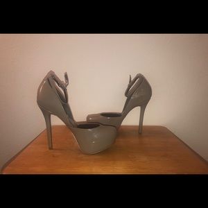 Steve Madden Strappy Pumps Size 7.5
